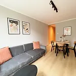 Legnicka Apartment ~ Self Check-In 24H ~ Lift