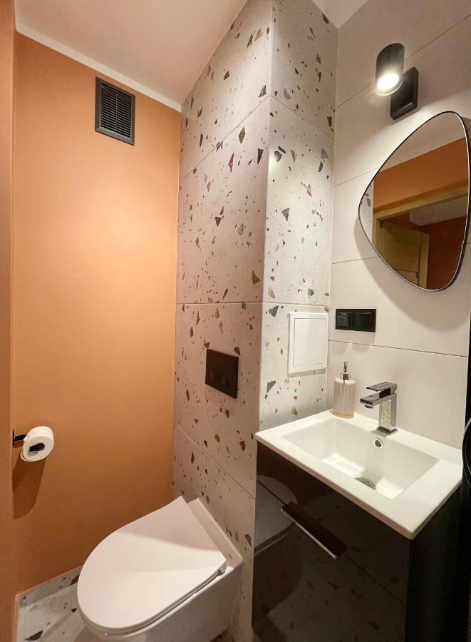 Legnicka ~ Self Check-in 24h ~ Lift Apartment Wroclaw